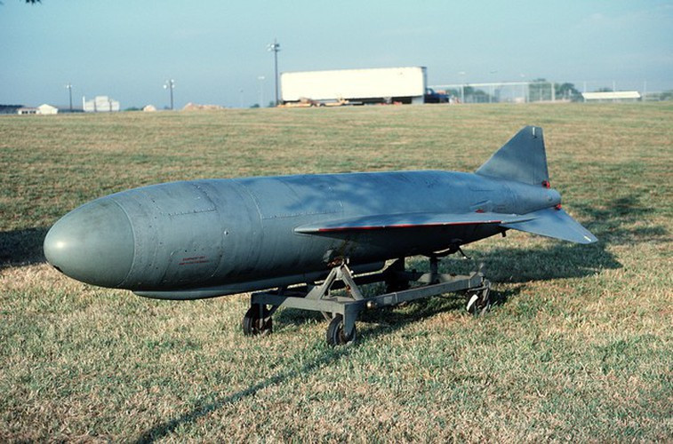 Trong đêm 3 và 4/12/1971 các tàu Osa của hải quân Ấn Độ làm nhiệm vụ cách Bombay 900 km gần khu vực Karachi đã bắn 11 tên lửa đối hạm (7 P-15U và 4 P-15T) làm 1 khu trục hạm của Pakistan chiếc Khaiba và 1 tàu đánh cá chiếc Muhafiz bị bắn chìm.