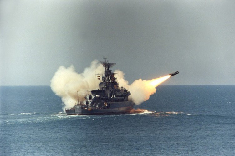 Được sản xuất và phục vụ trong biên chế từ năm 1977, tổng cộng hải quân Liên Xô đã đóng mới 12 chiếc tàu tên lửa lớp Matka loại này