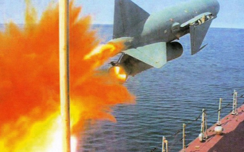 Kích thước lớn, tốc độ chậm, bay hành trình cao, cơ động kém, dễ bị gây nhiễu tỏ ra không còn phù hợp trong tác chiến hải quân hiện đại, tuy vậy kinh tế khó khăn buộc Ukraine phải tiếp tục dùng loại tên lửa lỗi thời này.