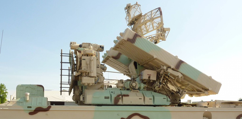 Tuy nhiên Minsk vốn đã có ý định tăng cường hợp tác sâu rộng hơn với liên minh quân sự Bắc Đại Tây Dương - NATO cũng như Liên minh châu Âu - EU.