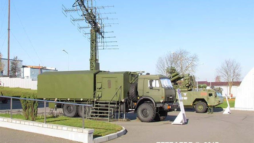 Điều này đã khiến các chuyên gia quân sự quốc tế cũng như những nhà phân tích chính trị khu vực phải đặt ra rất nhiều câu hỏi liên quan đến việc Minsk gần gũi với Matxcơva như thế nào.