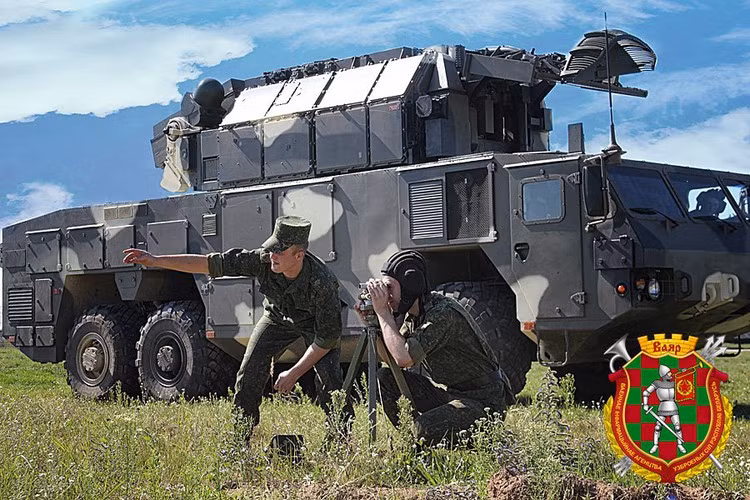 "Vào ngày 25-3, một cuộc huấn luyện chung của lực lượng phòng không - không quân của quân đội Belarus và không quân Ba Lan đã diễn ra để trao đổi thông tin về tình hình các chuyến bay và trao đổi kỹ năng tác chiến".