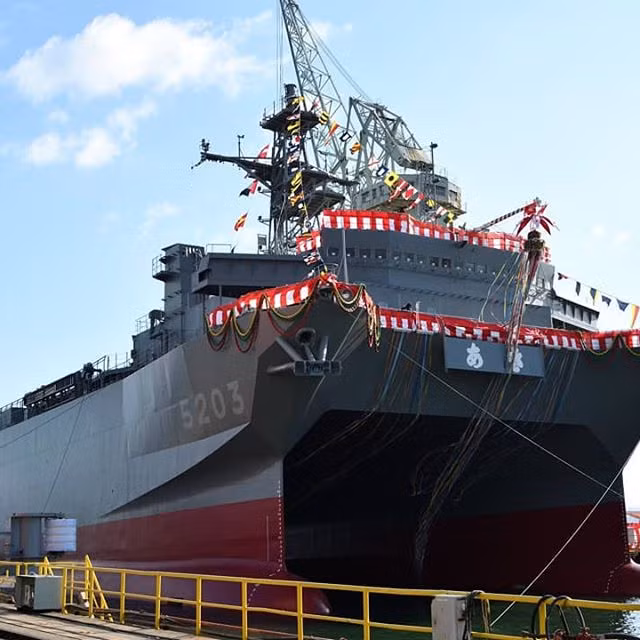 Các tàu tuần tra lớp Hibiki về cơ bản là các tàu trinh sát chung Mỹ-Nhật kéo theo hệ thống thủy âm (sonar) khổng lồ của Mỹ AN / UQQ-2 SURTASS (Surveillance Towed Array Sensor System). Nguồn ảnh: Commons.