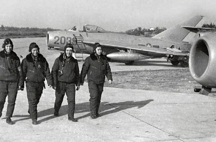 Ngay trong giai đoạn đầu từ khi mới thành lập, chúng ta đã phải đối đầu với một kẻ thù mà "toàn cầu kinh sợ" - đó là Không quân Mỹ - lực lượng không quân mạnh nhất thế giới. Nguồn ảnh: TTXVN.