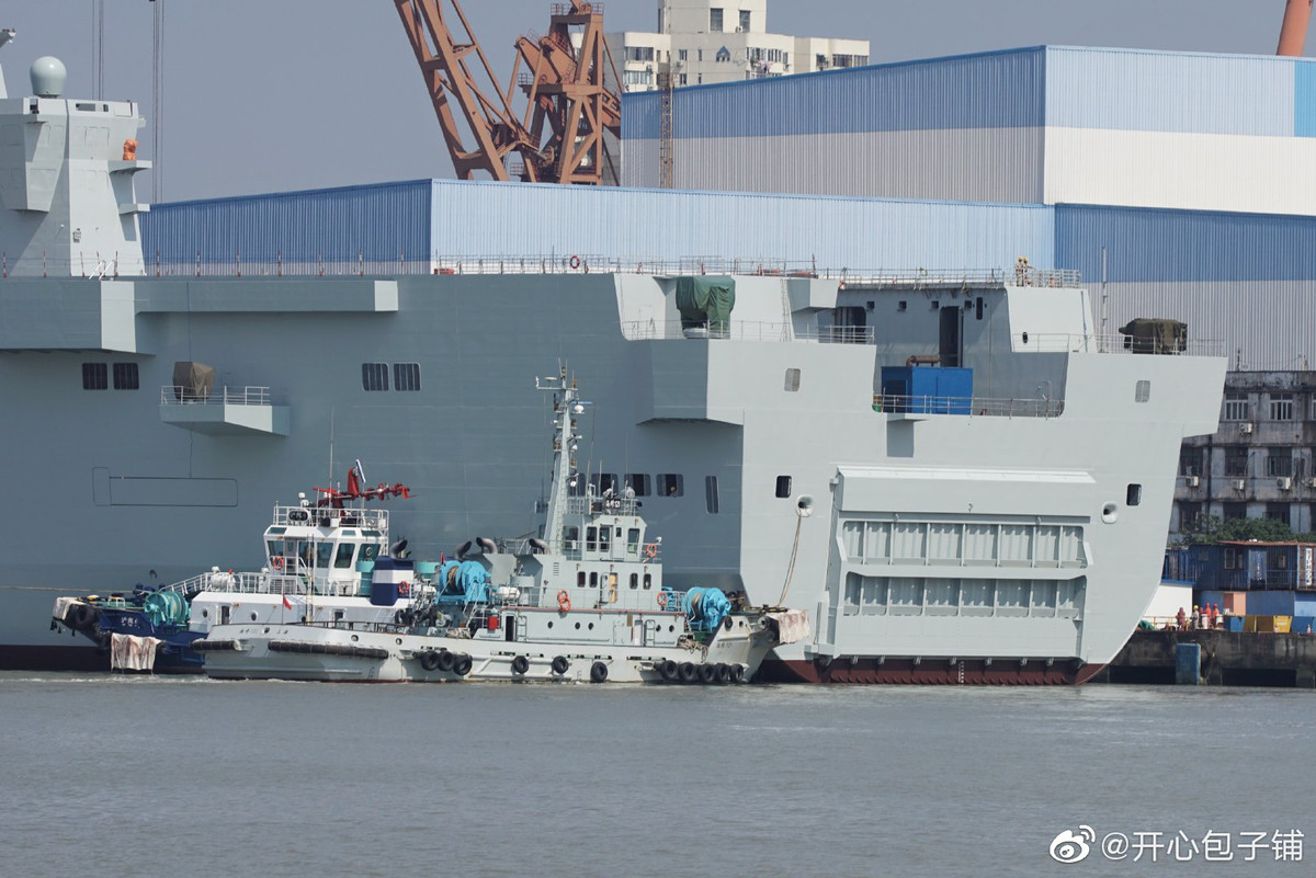 Tuy nhiên khả năng đóng tàu với tốc độ cao của Trung Quốc mới là điều khiến hải quân Mỹ phải lo ngại. Mặc dù còn thua kém về số lượng tàu sân bay, tàu đổ bộ so với Lầu Năm Góc, tuy nhiên xét về tổng thể, số lượng tàu chiến của Hải quân Trung Quốc đã sắp ngang ngửa với phía Mỹ. Nguồn ảnh: Sina.