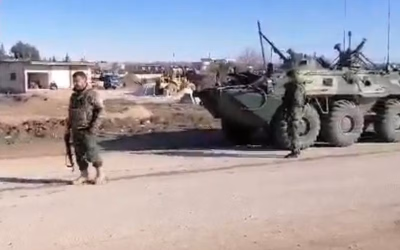 Nguyên nhân căng thẳng không leo thang ngoài sự kiềm chế của binh lính Nga thì còn được dự đoán là do có trao đổi giữa các cấp chỉ huy của hai bên, nhất là khi đường dây liên lạc nóng vẫn đang hoạt động.