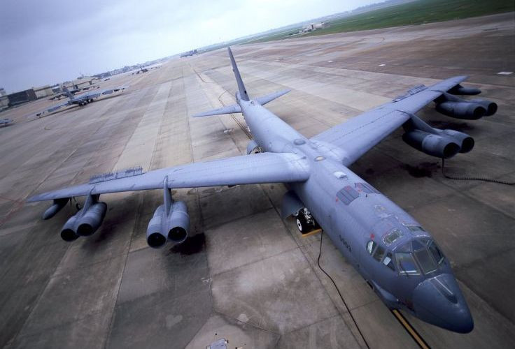 So với số lượng B-52 từng được Không quân Mỹ sản xuất, số lượng B-52 hiện nay là quá ít ỏi nhưng cũng đủ để lực lượng không quân nước này duy trì đội bay chiến lược giá rẻ, đủ sức gây áp lực lên nhiều quốc gia trên thế giới. Nguồn ảnh: BI.