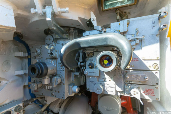 Vị trí của xạ thủ với hệ thống ngắm bao gồm kính nhìn đêm và tầm nhiệt. Nguồn ảnh: Zheva.