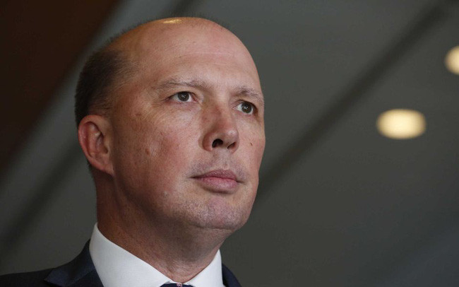 Bộ trưởng Nội vụ Australia ông Peter Dutton cũng đã được cách ly ngay lập tức sau khi nhận kết quả dương tính với Covid-19. Điều đáng nói là trước đó, ông Dutton từng tiếp xúc gần với thủ tướng của Australia và cả... con gái ông Donald Trump. Nguồn ảnh: ABCnews.