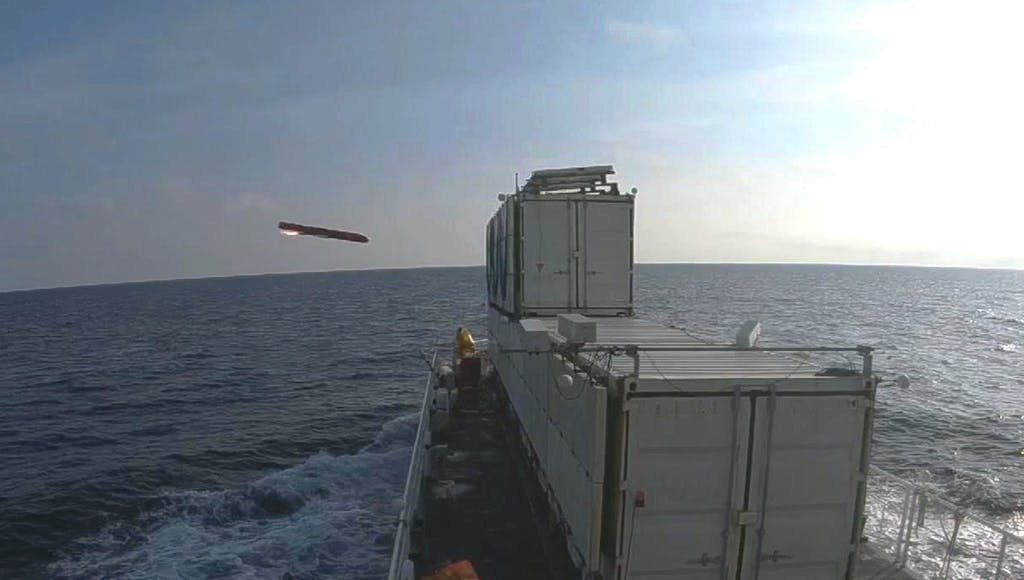 Tên lửa Venom cũng là lần đầu tiên Anh - Pháp hợp tác phát triển chung một chương trình vũ khí từ việc lên bản vẽ thiết kế cho tới thử nghiệm và sản xuất hàng loạt trong tương lai. Nguồn ảnh: Pinterest.