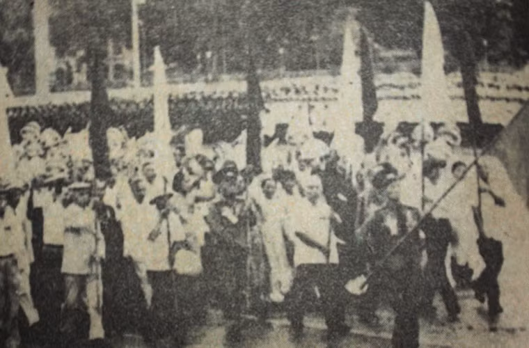 Cuộc duyệt binh có sự tham gia của cả khối cựu chiến binh - những người tham gia chiến đấu trước, trong và sau cách mạng tháng 8 cũng như trong cuộc chiên tranh chống Mỹ cứu nước sau này. Nguồn ảnh: TL.