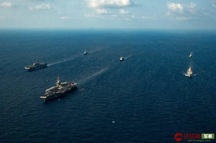 Cụ thể, tàu sân bay Mỹ chiếc USS Theodore Roosevelt sau khi thực hiện chuyến thăm Việt Nam đã tiếp tục hành trình tuần tra trên Biển Đông cùng đội tàu hộ tống quy mô của mình. Nguồn ảnh: QQ.