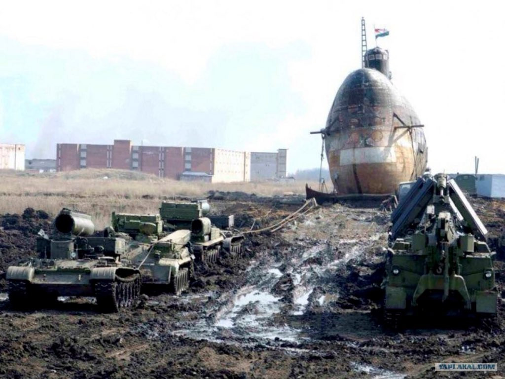 Tất nhiên là Pepsi sẽ phải sử dụng cách khác để thu lại tiền chứ không giữ dàn tàu chiến của Liên Xô làm gì. Kết cục là toàn bộ 17 tàu chiến này của Liên Xô đã được Pepsi bán lại cho một công ty của Thuỵ Điển để dỡ sắt vụn. Nguồn ảnh: Pinterest.