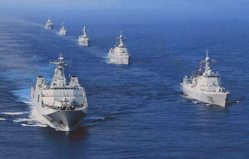 Mặc dù vậy, phía Trung Quốc vẫn chưa có bất cứ tuyên bố chính thức nào về việc Mỹ tiến hành tuần tra quy mô lớn ở khu vực Biển Đông hôm thứ sáu và chủ nhật tuần vừa rồi. Nguồn ảnh: Pinterest.