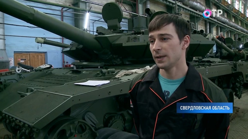 Bắt đầu xuất hiện trên truyền thông từ năm 2017, tuy nhiên tới năm 2019, một vài xe tăng T-90 phiên bản cũ của Nga mới được nâng cấp lên phiên bản T-90M. Nguồn ảnh: BMDP.