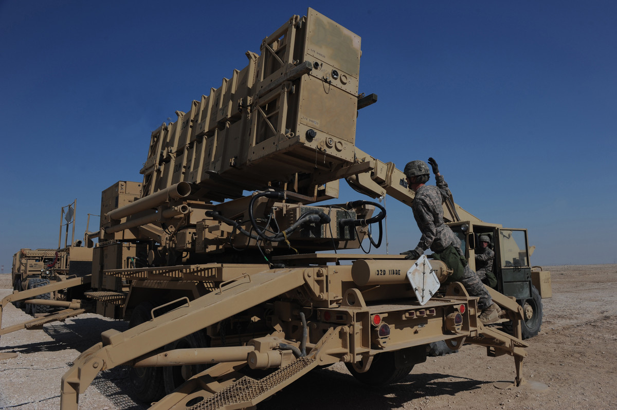 Thậm chí, Sputnik cũng khẳng định các cuộc tấn công bằng Tomahawk của Mỹ vào Syria cũng đều được S-400 bắt bám ngay từ đầu, tuy nhiên do không ảnh hưởng tới các căn cứ quân sự của Nga nên S-400 đã... không khai hoả?!. Nguồn ảnh: Pinterest.