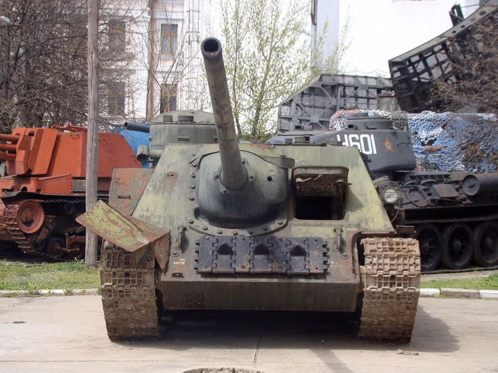 Thậm chí, khẩu pháo tự hành chống tăng này còn được chúng ta biên chế vào lực lượng hải quân đánh bộ, đảm nhận nhiệm vụ phòng thủ bờ biển. Nguồn ảnh: Pinterest.