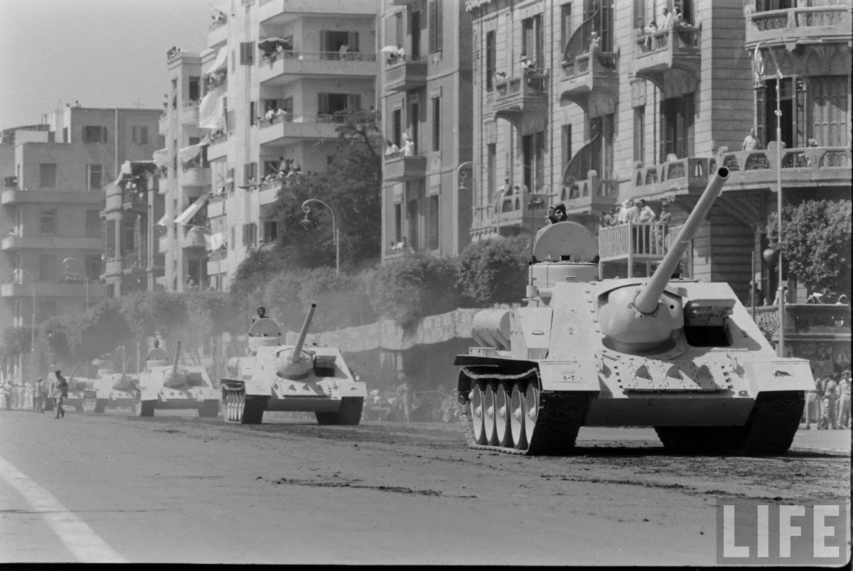 Cách đánh này cực kỳ phù hợp với tác chiến phòng thủ do xe không cần cơ động nhiều, không cần lấy phần tử bắn liên tục và đặc biệt khắc phục được nhược điểm không có tháp pháo của nó. Nguồn ảnh: Life.