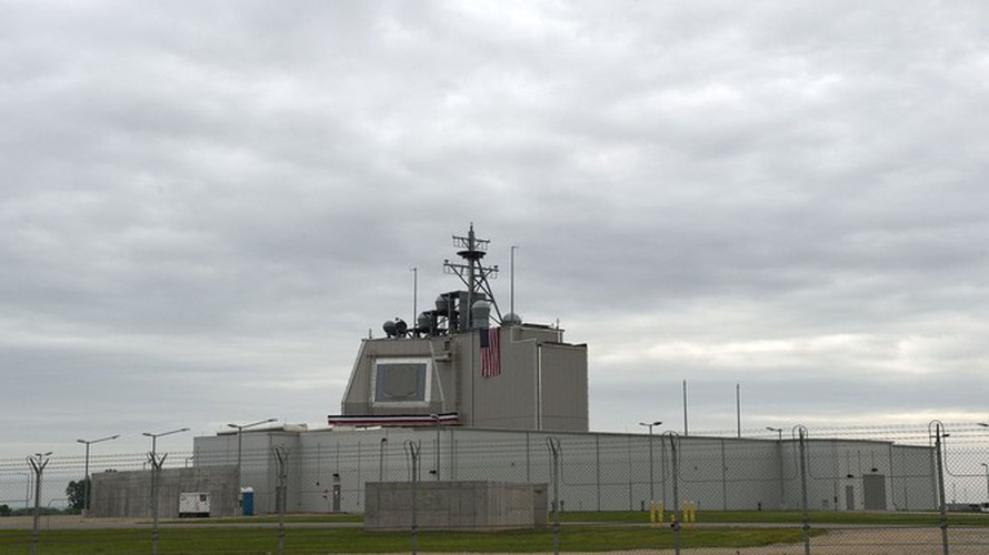 Nhận thấy sự hiệu quả của Aegis Ashore trong cả tấn công lẫn phòng thủ, Nhật Bản đã quyết đưa tổ hợp đánh chặn tối tân này về lãnh thổ của mình thông qua một hợp đồng cực lớn với Mỹ.