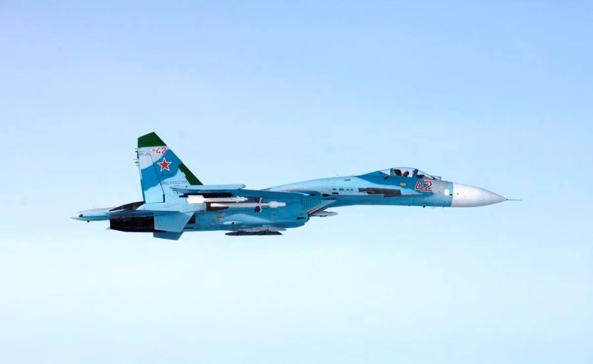 Sau khi tai nạn xảy ra, tín hiệu đèn vô tuyến khẩn cấp đã được phát hiện trong khu vực - nghĩa là nhiều khả năng phi công đã nhảy dù ra ngoài thành công và đang phát tín hiện cầu cứu. Nguồn ảnh: Pinterest.