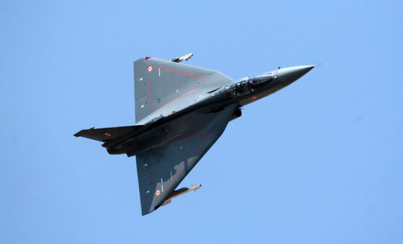 Việt Nam chưa từng sử dụng bất cứ loại máy bay, trực thăng nào do Ấn Độ sản xuất trong biên chế chính thức. Tuy nhiên trong tương lai, với việc Ấn Độ mở rộng thị trường sang các quốc gia Đông Nam Á, chúng ta sẽ có thêm lựa chọn với giá cả cực kỳ "phải chăng" so với những loại chiến đấu cơ khác từ Nga hoặc phương Tây. Nguồn ảnh: Pinterest.