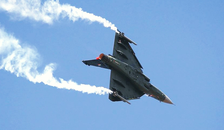 Trong thời gian gần đây, tập đoàn HAL cũng đang nỗ lực tăng cường quan hệ tới các nước trong khu vực Tây Á và Bắc Phi nhằm chào bán chiến đấu cơ Tejas cũng như trực thăng tấn công Rudra của mình. Nguồn ảnh: Pinterest.