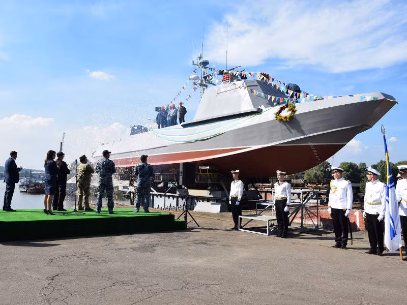 Trên lý thuyết, tàu tấn công đổ bộ Kentavr có khả năng mang theo tối đa tới 30 lính thuỷ đánh bộ, tuy nhiên thiết kế trên tàu lại rất bất hợp lý, đủ để biến nó thành một "nấm mồ tập thể" bất cứ lúc nào. Nguồn ảnh: BMDP.