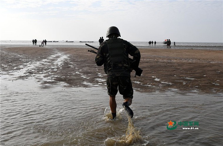 Việc được trang bị loại vũ khí này trong biên chế cho phép quân đội Lào có khả năng tác chiến chống phương tiện cơ giới khá hiệu quả, đủ sức vô hiệu hóa mọi mục tiêu dân sự thậm chí là quân sự trong tầm ngắm.