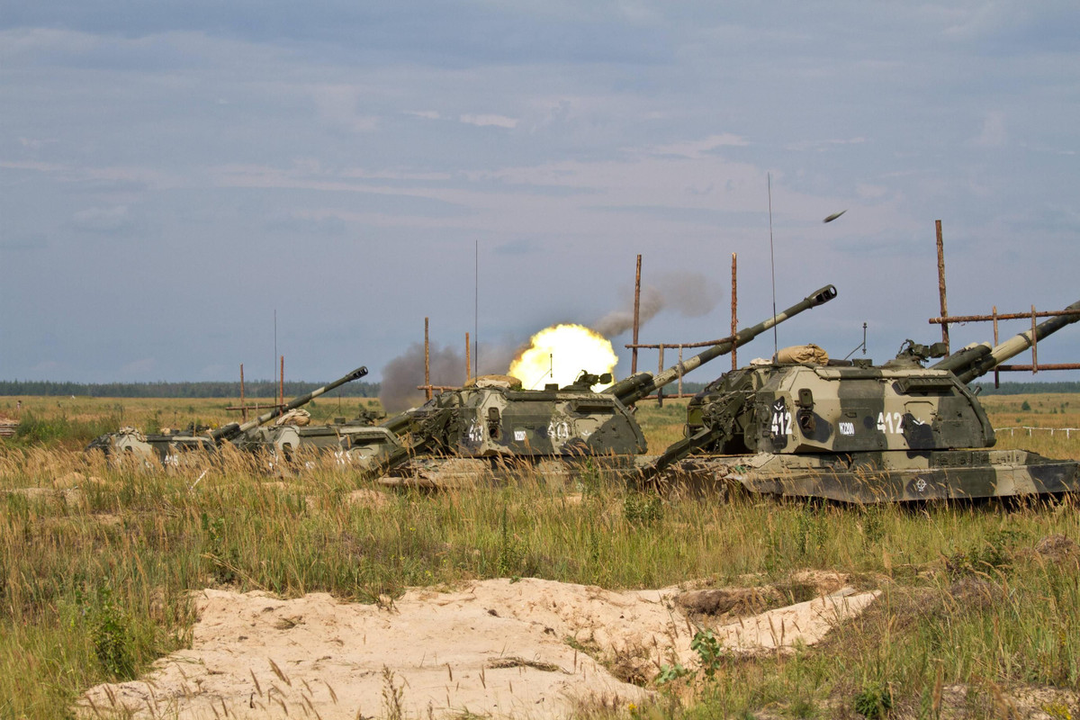 Loại pháo này có cỡ nòng 152,4mm, tốc độ bắn tối đa lên tới 8 viên mỗi phút, tốc độ di chuyển trên đường bằng lên tới 60 km/h, tầm hoạt động tối đa 500 km. Nguồn ảnh: QQ.