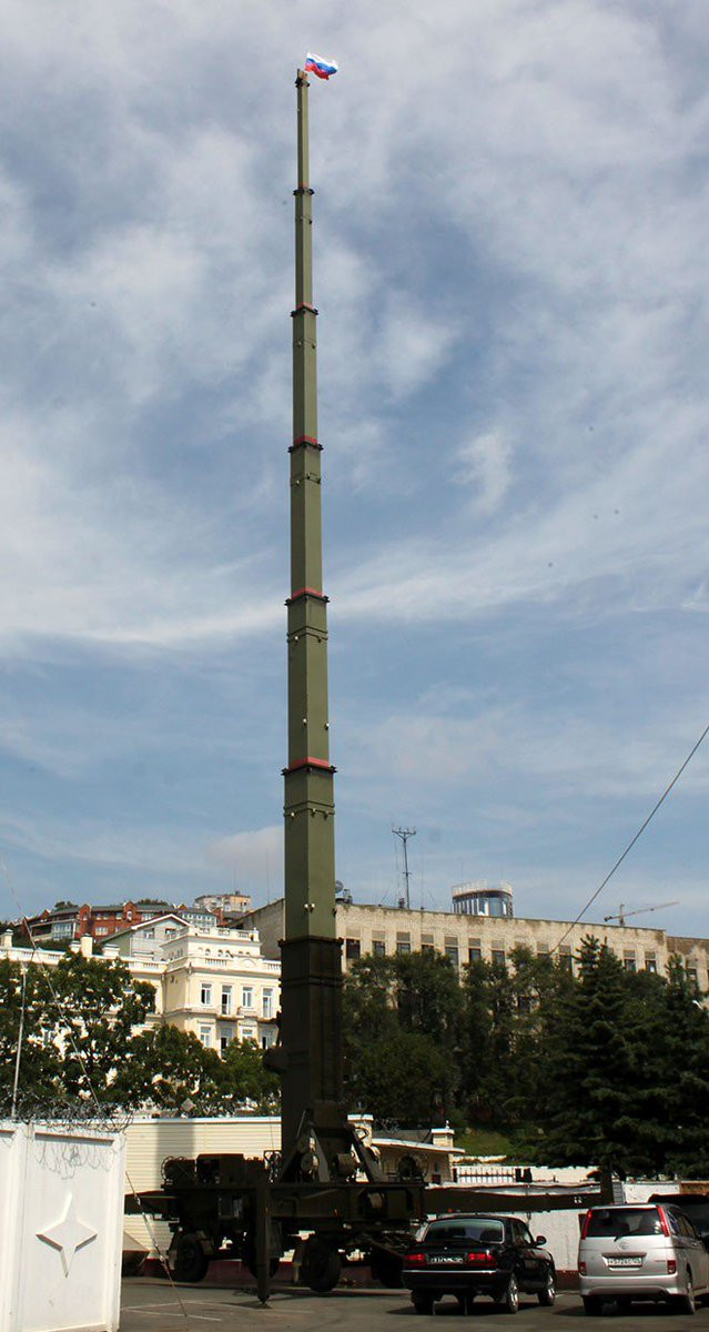 Thậm chí quân đội Nga còn phát triển thêm phiên bản Krasukha-4 với khả năng tăng tầm áp chế lên tới 400 km, khiến mọi phương tiện do thám của phương Tây trong vùng biển Đen chỉ biết "chạy loanh quanh" trước khi rời vùng biển này vì hết hạn 21 ngày đồn trú. Nguồn ảnh: Rumil.