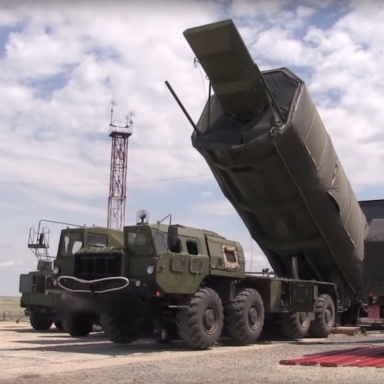 So với các loại tên lửa thông thường khác, vũ khí siêu siêu thanh lợi thế hơn hẳn về tầm bắn và tốc độ bay. Những điều này dù chưa chắc đã tăng độ chính xác của tên lửa nhưng chắc chắn sẽ gây khó dễ cho lực lượng phòng thủ của đối phương. Nguồn ảnh: Rumil.