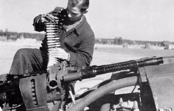 Khẩu súng máy MG 131 của Đức chỉ được trang bị trên các loại máy bay của lực lượng Luftwaffe, không được sử dụng cho lực lượng bộ binh. Nguồn ảnh: TA.