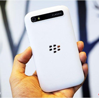Chiếc điện thoại Blackberry Classic được bán giá khoảng: 10,49 triệu đồng.