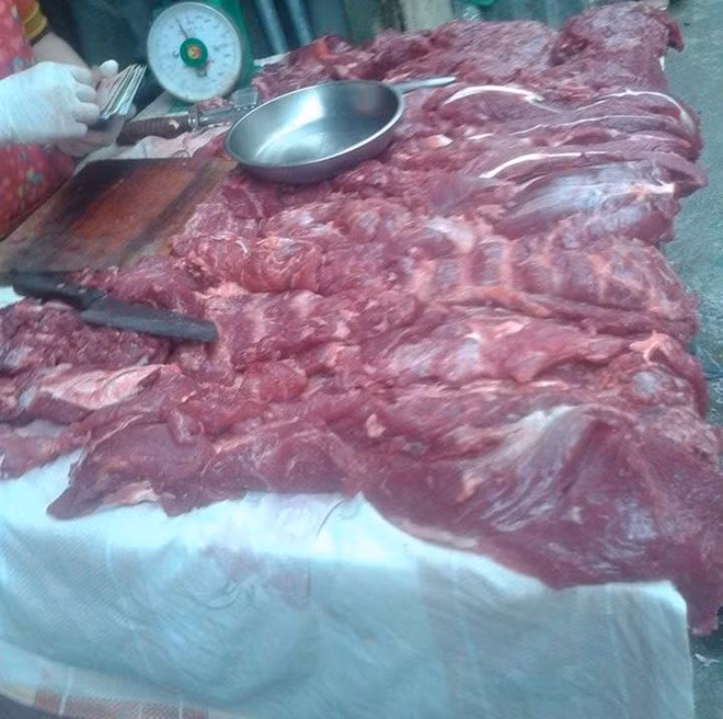 Thit bo gia beo nhu thit lon o Ha Noi gay nghi ngo