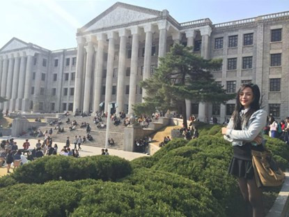 Trở về sau 3 tháng phẫu thuật, Quỳnh mang diện mạo hoàn toàn mới. Hàm răng đã được chỉnh sửa, khuôn mặt cân đối, hài hòa. Với vóc dáng sẵn có, cùng gương mặt mới xinh đẹp, Quỳnh đã tự tin đón những làn gió mới đến với cuộc đời mình.