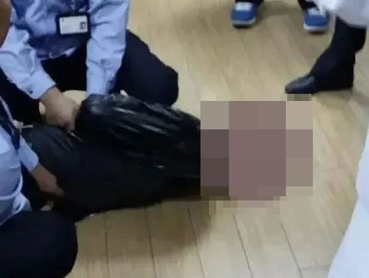 Bat chet benh nhan, bac si gap ket tham