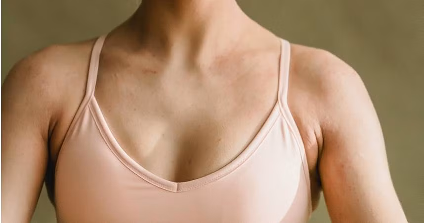 Nguc cang day, co gai mung tham thi phat hien dieu dau long