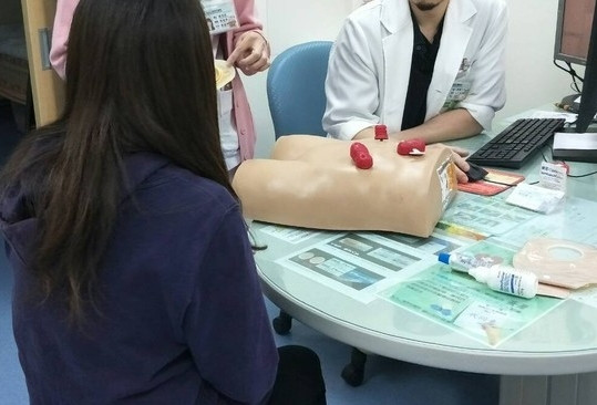 Tam mai van thay khong sach, di kham phat hien chuyen dau long