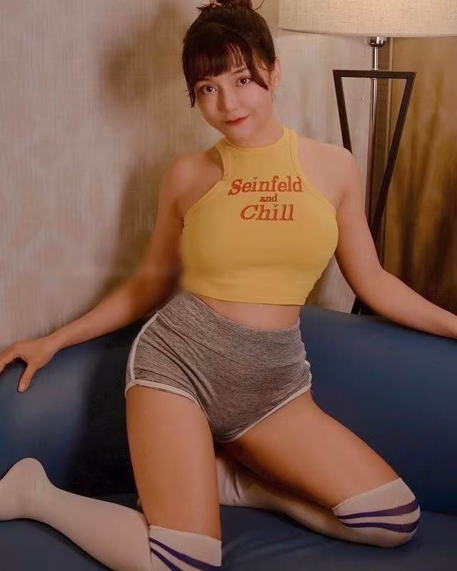 Thường xuyên đăng tải những hình ảnh gợi cảm trên trang cá nhân, nhận về nhiều phản ứng trái chiều nhưng hot girl Mễ Mao quyết tâm theo con đường lưu lượng.