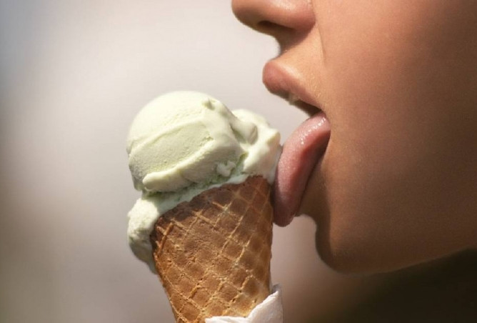 Tua luoi lien tuc, chang trai tre khong ngo mac ung thu