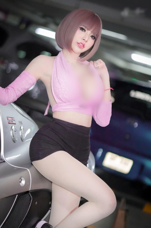 Mới đây, những hình ảnh hot girl Lalita Duangya diện đồ hở hang, ngắn cũn, khoe dáng bên xế sang thu hút đông đảo sự quan tâm, chú ý. (Nguồn ảnh: FB, IG)