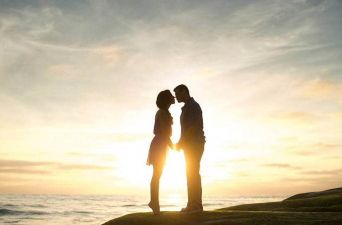 Ra mat nha ban trai, co gai lam dieu ai cung choang