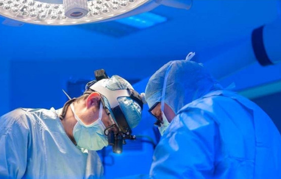 Bat nat ban hoc, nam sinh nhap vien vi dieu nay