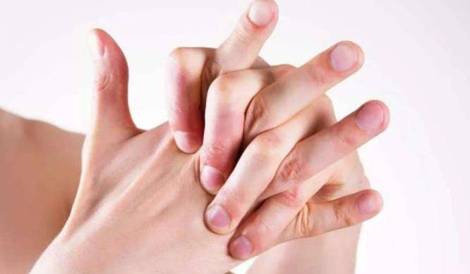 Nguoi co mach mau khoe, ngon tay lo ro 3 bieu hien-Hinh-2