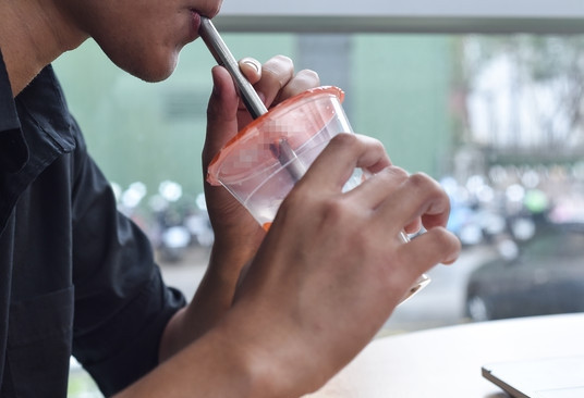 Khong tu bo thuc uong nay, dan ong de yeu sinh ly