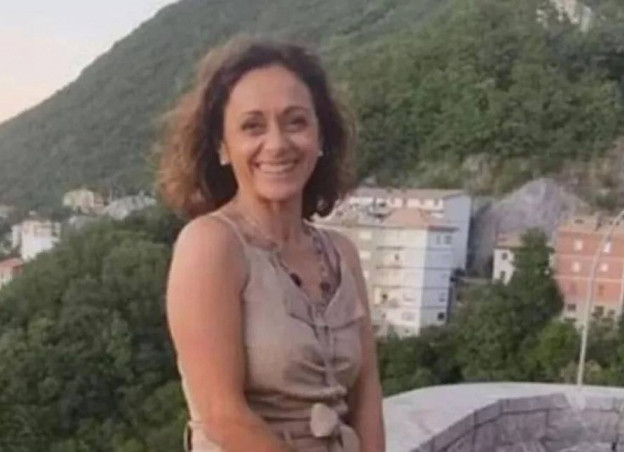 Giup anh trai cham cho cung, em gai chet tham vi...