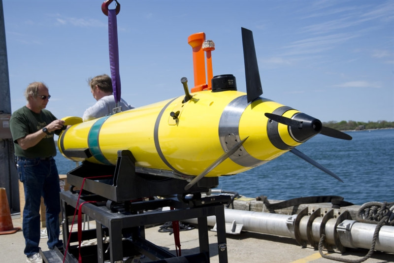 Chương trình phát triển UUV thành công nhất của Mỹ đến thời điểm này được biết đến là Echo Voyager và REMUS 600. Cả hai chương trình này đều chỉ có thể lặn sâu tối đa ở mức 3.000m.