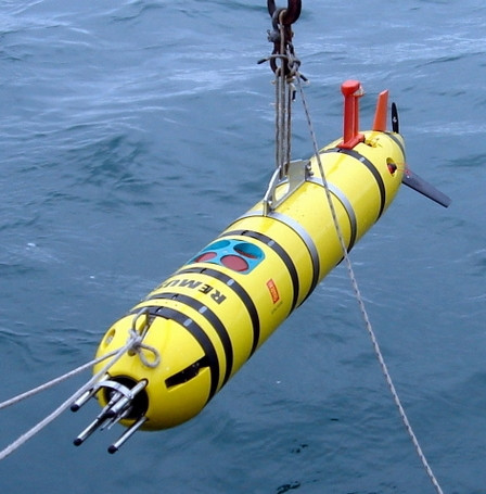 Như vậy để có thể đạt được những thành công như người Nga, có thể Mỹ cần phải chi nhiều tiền và cần thêm nhiều năm nữa và mới có thể thành công. Ảnh trong bài: Tàu Concept M của Nga và REMUS 600 của Mỹ.