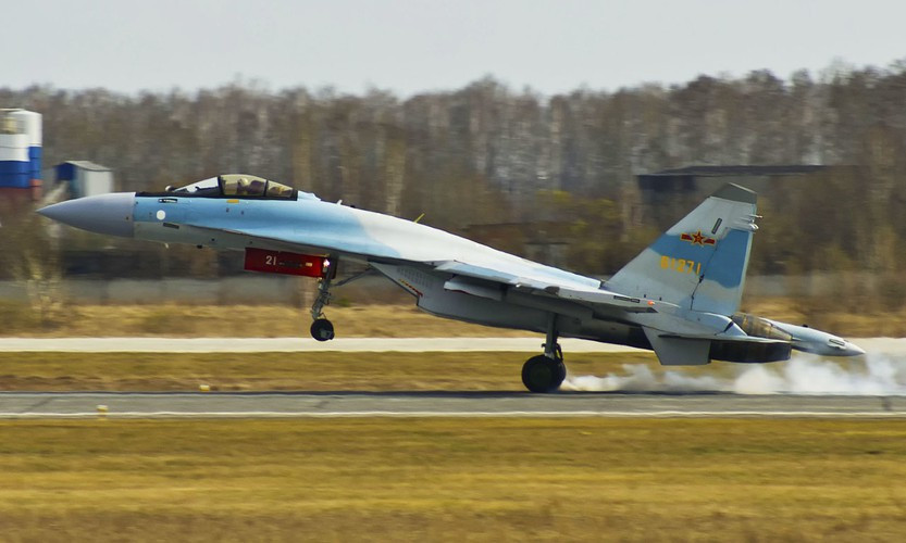 “Mặc dù Flanker-E được trang bị radar quét điện tử thụ động tiên tiến nhất của Nga, nhưng nó chỉ nhận được vị trí của mục tiêu bằng cách bắt các sóng điện từ phát ra từ đối tượng”.