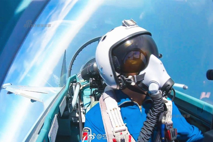 “Sẽ thật tuyệt vời nếu có thêm một lô Su-35 được quân đội của chúng ta chấp thuận trong tương lai, để bù đắp cho sự thiếu hụt máy bay chiến đấu”.